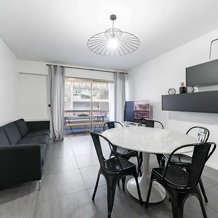 شقة Cozystay - Brand New 3 Bedrooms 2min Walk To Carlton *